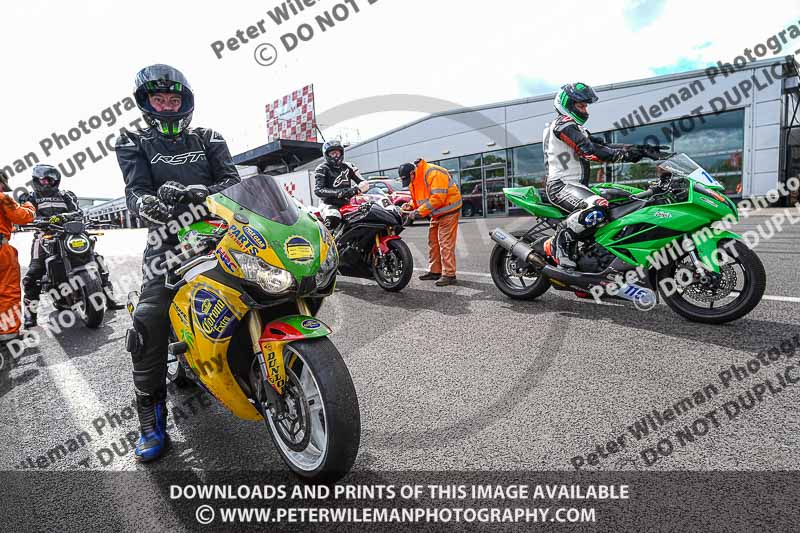 donington no limits trackday;donington park photographs;donington trackday photographs;no limits trackdays;peter wileman photography;trackday digital images;trackday photos